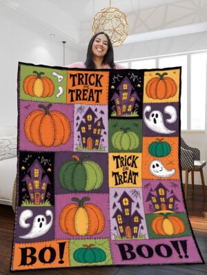 Elegant Halloween Quilted Blanket – Spooky Patchwork Designs with Haunted Houses, Pumpkins, and Ghostly Textures Perfect for Halloween home, living room, fireplace, and bedroom decor — a cozy, elegant, classy, chic, cute, unique, and aesthetic Halloween throw blanket, ideal for indoor decoration ideas and crafts