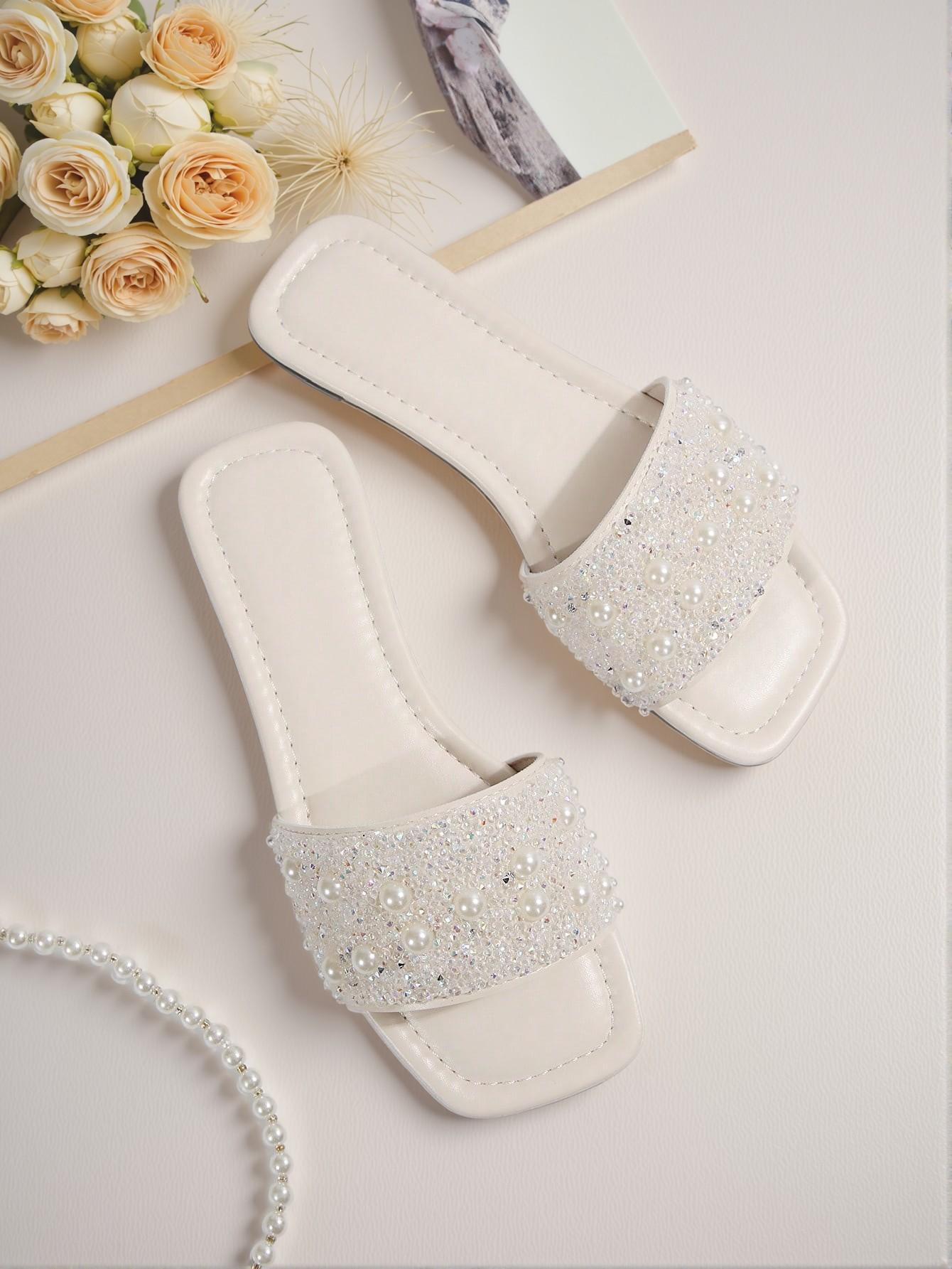 Elegant White Women Flat Sandals with Rhinestones, Open Toe Slip-On Slides Featuring a Non-Slip Soft Sole, Comfortable Loose Fit, Ideal for Outdoor and Beach Activities, Plus Size Ladies' Shoes for Summer Celebrations. Cute, Comfortable, Aesthetic, Classy, Trendy, Casual, Chic, Stylish, Luxury Sandals For Summer, Beach, Vacation And Spring. - Image 4