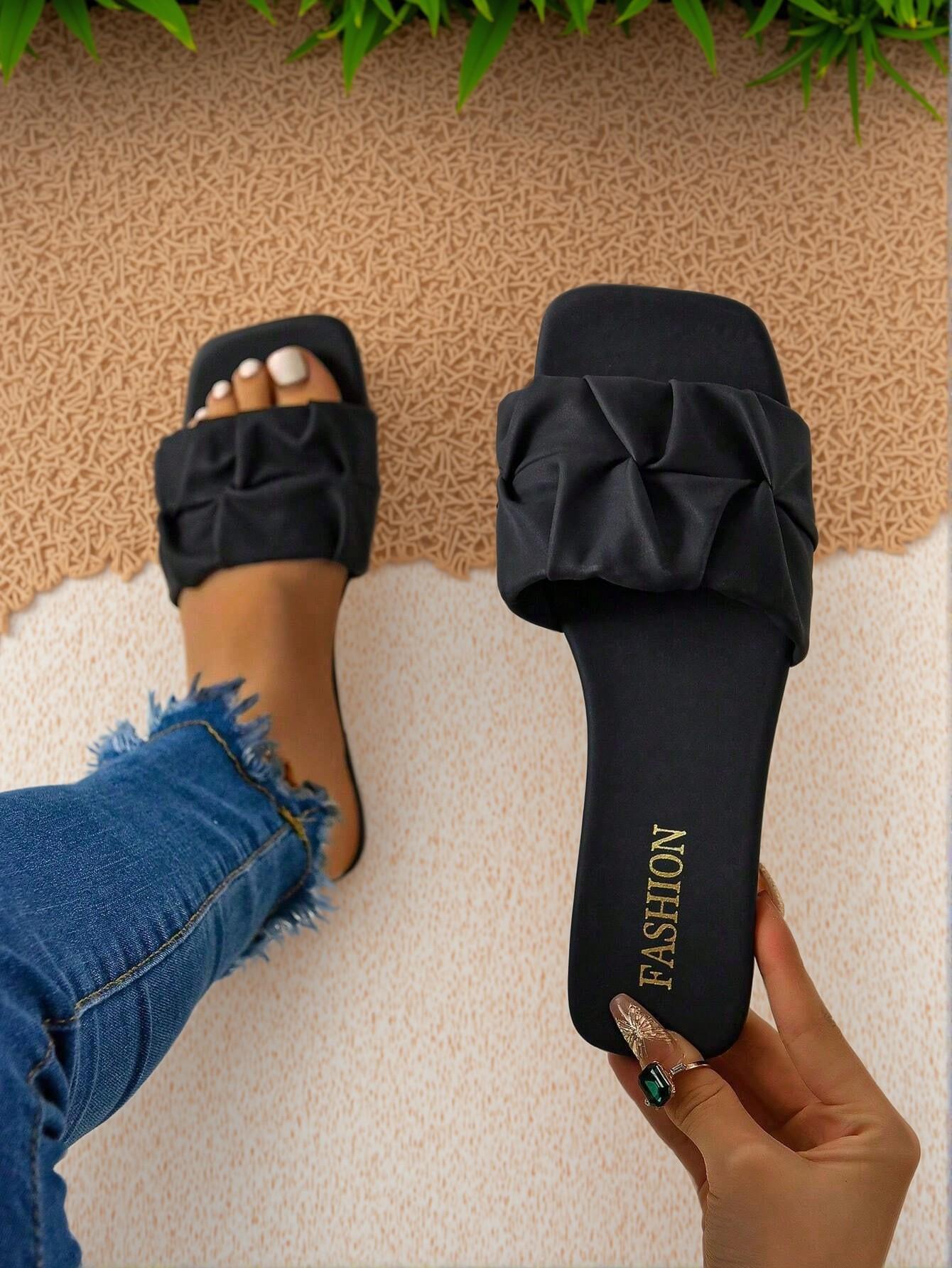 Elegant Black Women Flat Sandals Chic "Square Toe Pleated Slippers and Casual Soft Sole Beach Sandals", Cute, Comfortable, Aesthetic, Classy, Trendy, Casual, Chic, Stylish, Luxury Sandals For Summer, Beach, Vacation And Spring