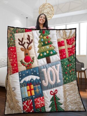 Elegant Christmas Quilted Blanket – Joyful Reindeer, Festive Trees, Cozy Snowflakes, and Merry Textures Perfect For Home, Living Room, Fireplace, And Bedroom Decor — Ideal For Indoor Decoration, Gift Ideas And Crafts, Cozy, Elegant, Classy, Chic, Cute, Unique, And Aesthetic Christmas Throw Blanket